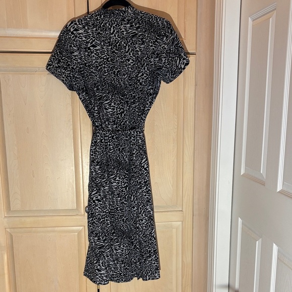 Dana Buchman Black and Grey Midi Dress With Pockets - Picture 5 of 8